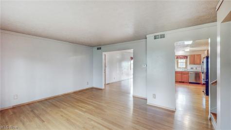 251 S Hametown Road Akron OH 44321