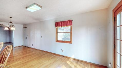 251 S Hametown Road Akron OH 44321