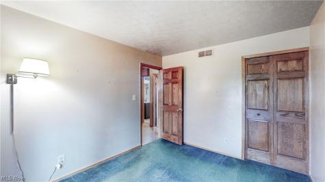 251 S Hametown Road Akron OH 44321
