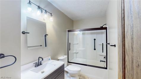 251 S Hametown Road Akron OH 44321