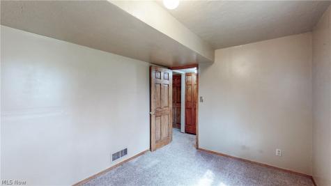 251 S Hametown Road Akron OH 44321