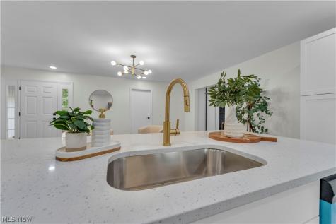 10763 Gate Post Road Strongsville OH 44149