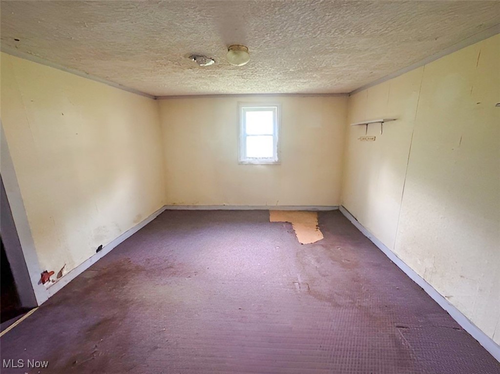 4308 Flat Road SE Uhrichsville OH 44683