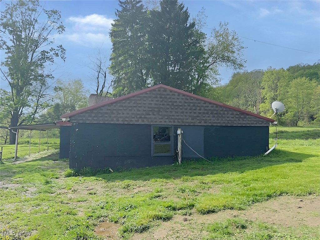 4308 Flat Road SE Uhrichsville OH 44683