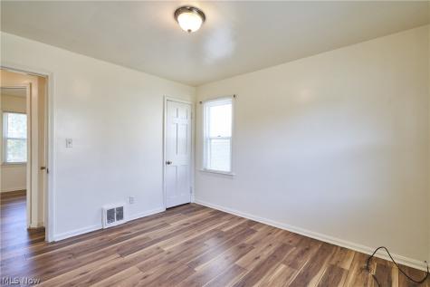 5170 Arch Street Maple Heights OH 44137
