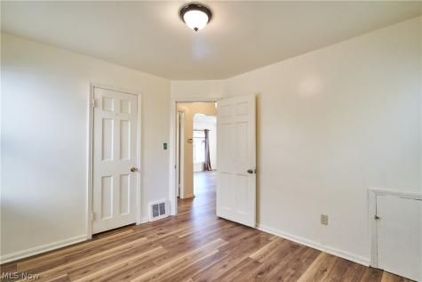 5170 Arch Street Maple Heights OH 44137
