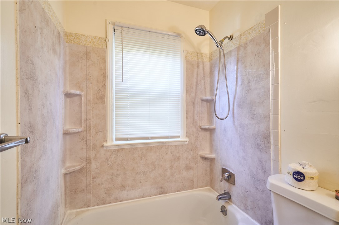 5170 Arch Street Maple Heights OH 44137