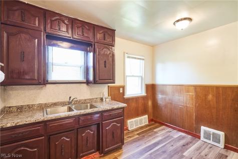 5170 Arch Street Maple Heights OH 44137