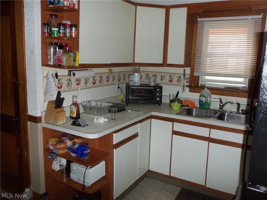 885 Nelaview Road Cleveland Heights OH 44112
