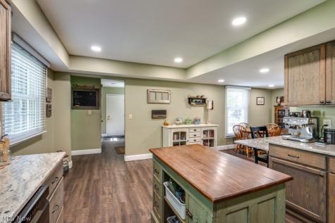 339 S Park Drive Aurora OH 44202
