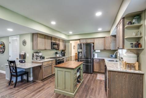 339 S Park Drive Aurora OH 44202