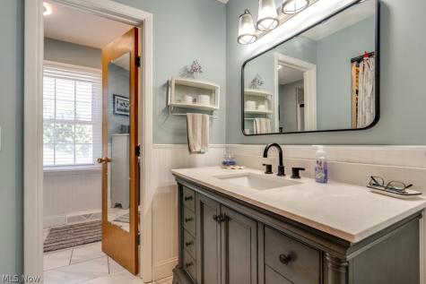 339 S Park Drive Aurora OH 44202