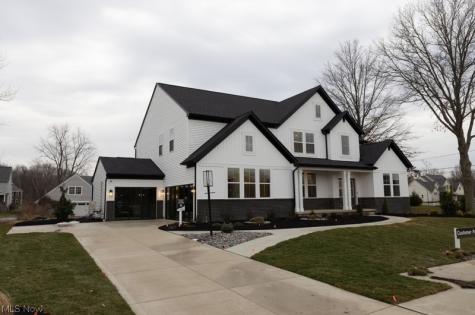 3265 Woodstone Lane Avon OH 44011