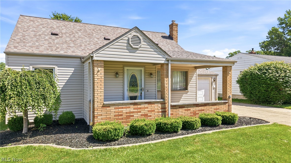 245 Manor Avenue Struthers OH 44471