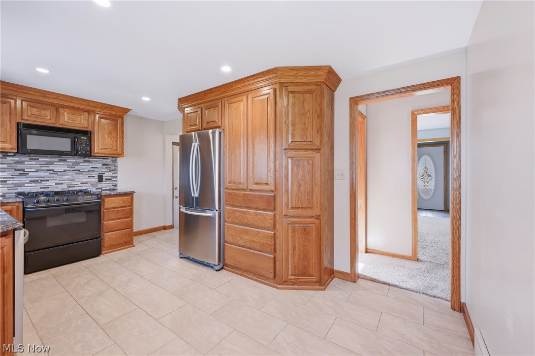 245 Manor Avenue Struthers OH 44471