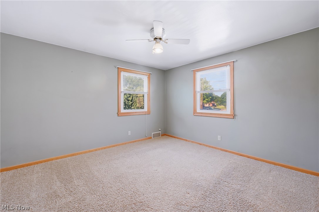 245 Manor Avenue Struthers OH 44471
