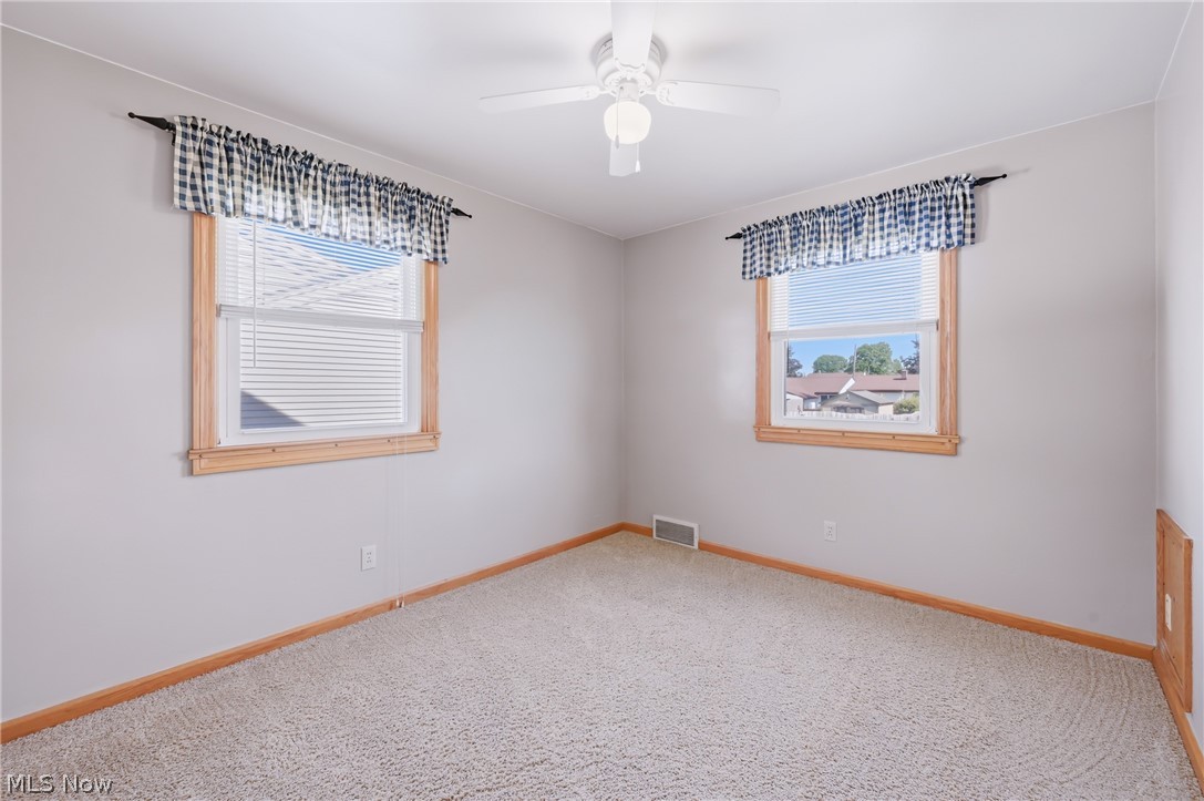 245 Manor Avenue Struthers OH 44471