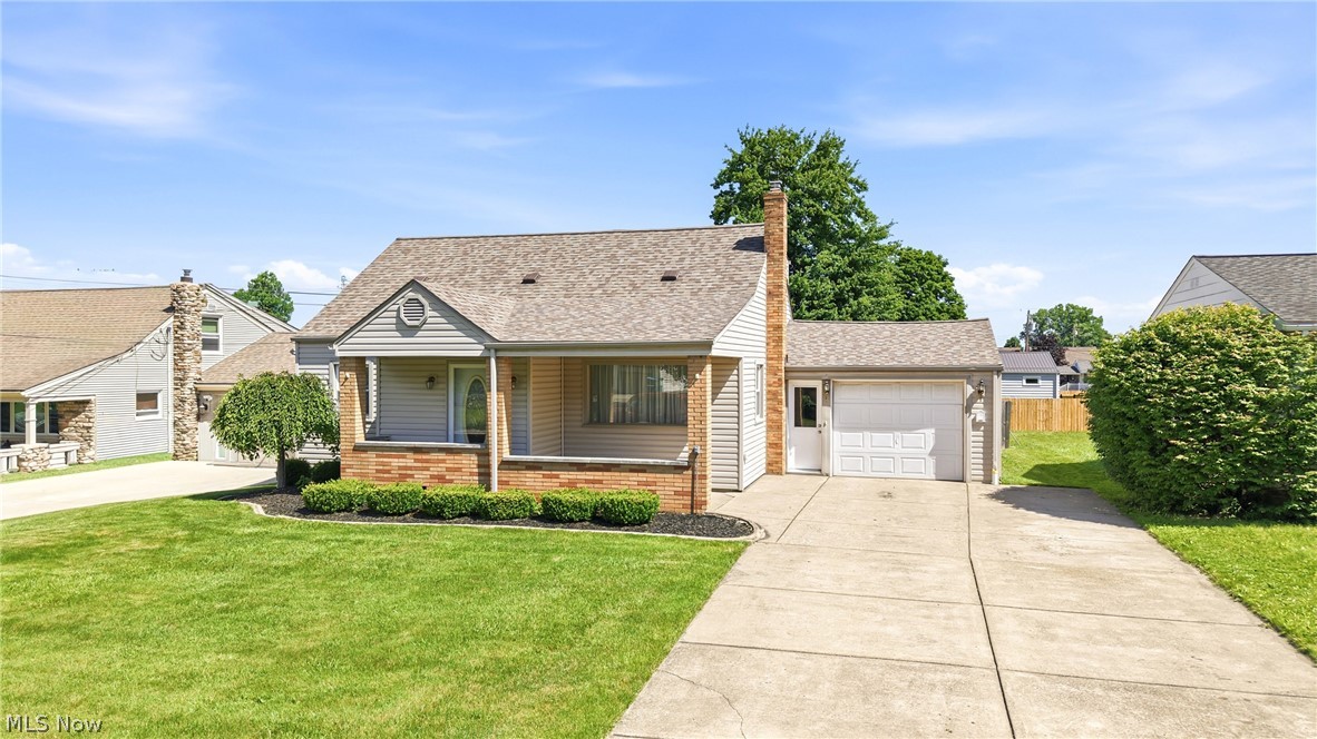 245 Manor Avenue Struthers OH 44471