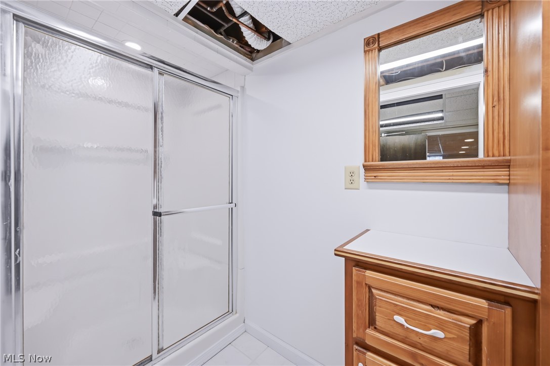 245 Manor Avenue Struthers OH 44471