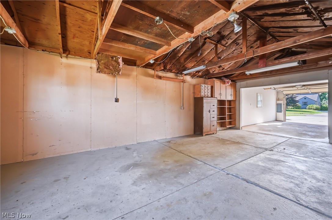 245 Manor Avenue Struthers OH 44471
