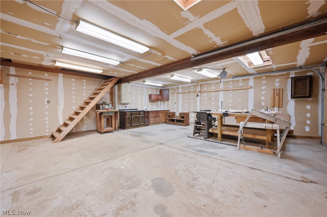 245 Manor Avenue Struthers OH 44471