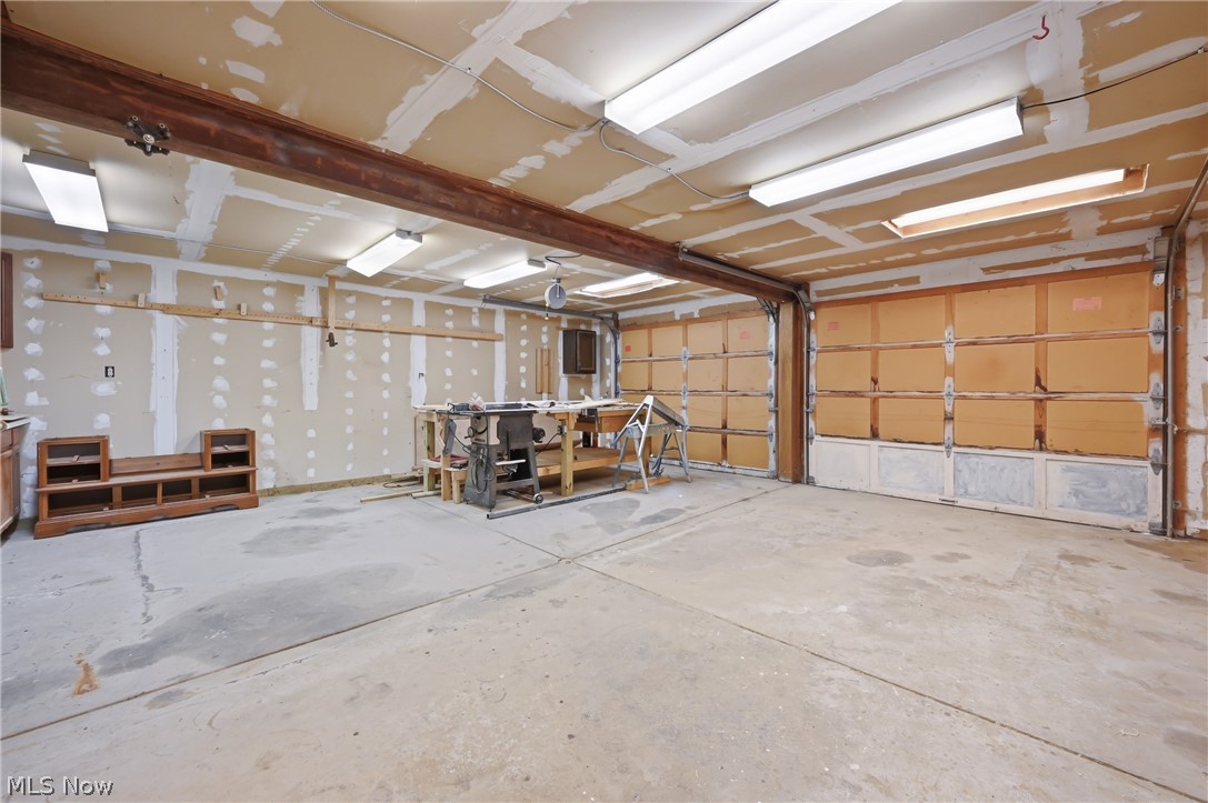 245 Manor Avenue Struthers OH 44471