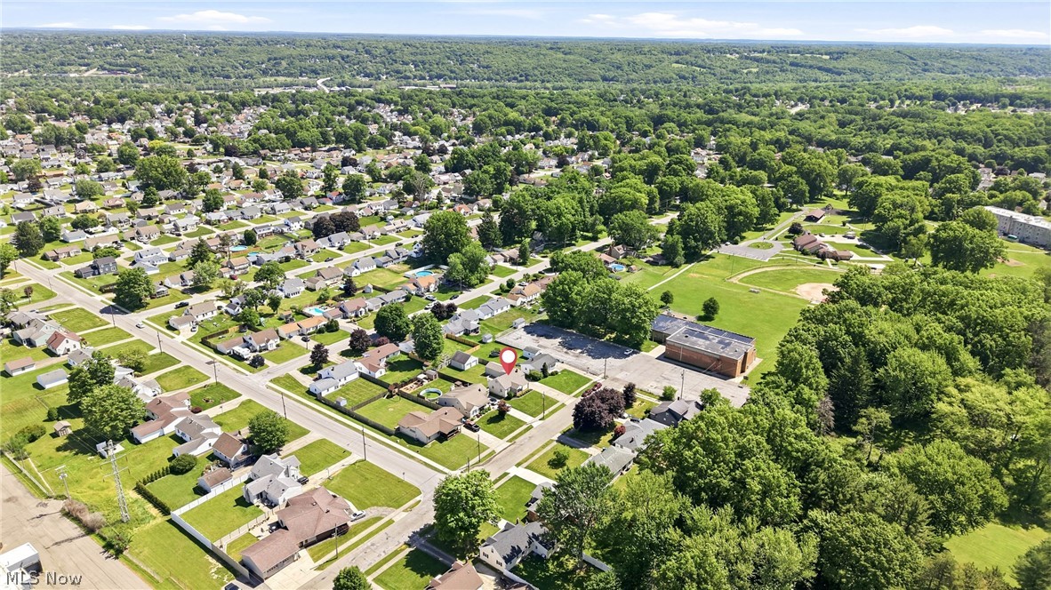245 Manor Avenue Struthers OH 44471