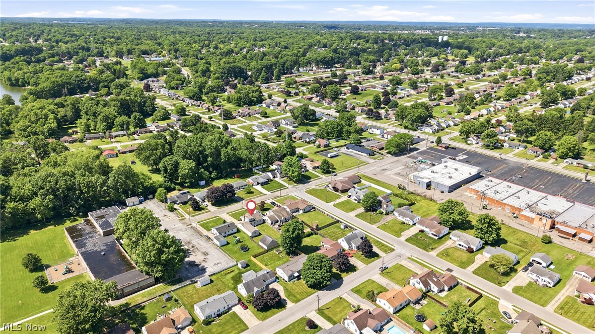 245 Manor Avenue Struthers OH 44471