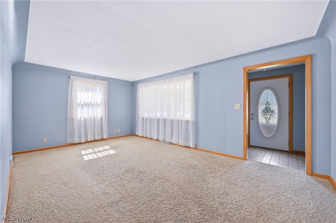 245 Manor Avenue Struthers OH 44471