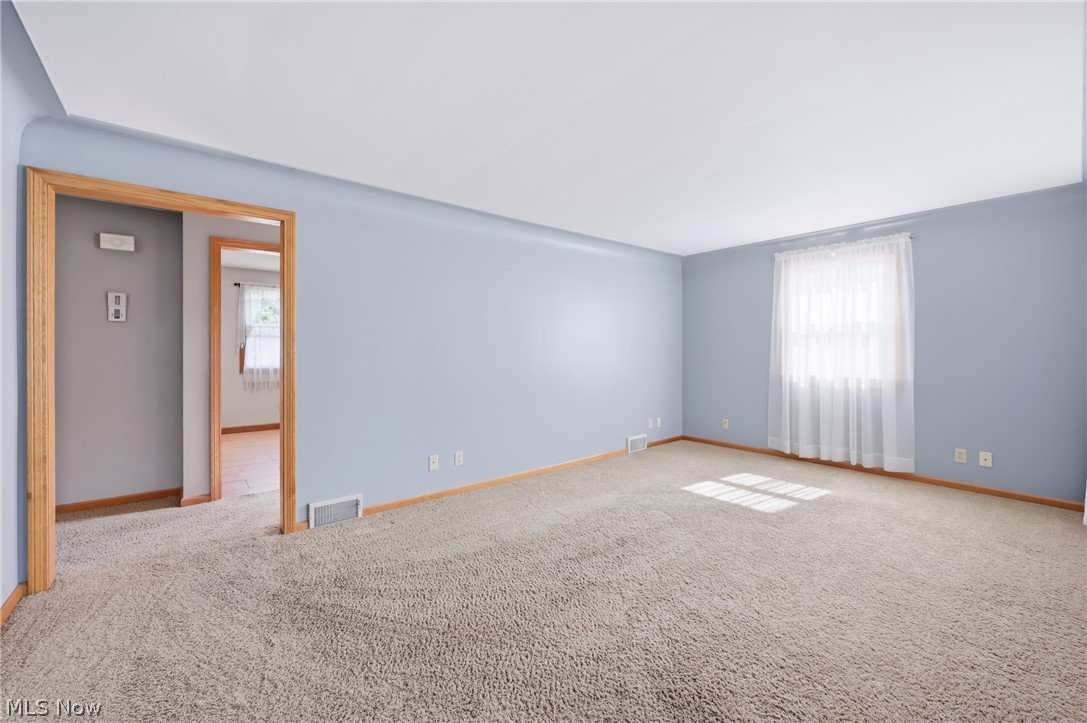 245 Manor Avenue Struthers OH 44471