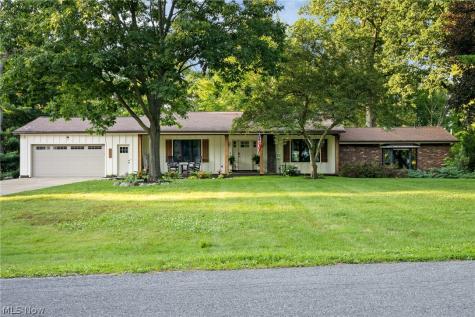 2391 Lyndon Drive Uniontown OH 44685
