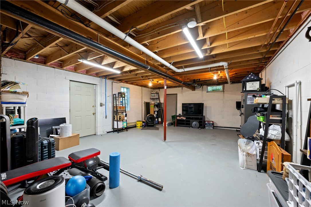 2391 Lyndon Drive Uniontown OH 44685