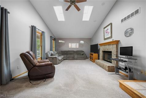 1312 Evelyn Lane Akron OH 44306