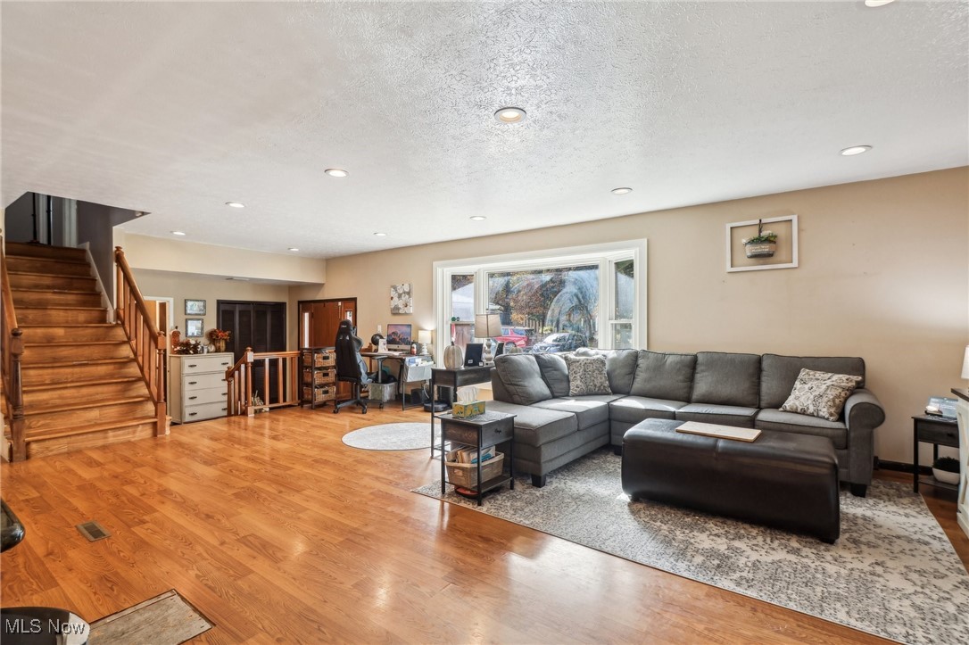 6615 Stratford Road Painesville OH 44077