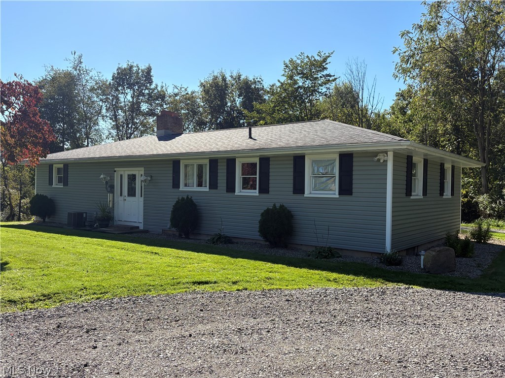 42627 State Route 517 Columbiana OH 44408