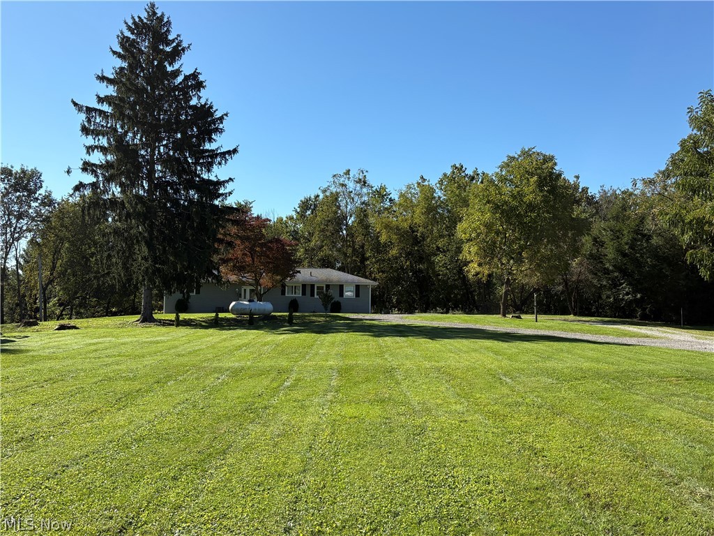 42627 State Route 517 Columbiana OH 44408