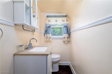 302 Cedar Avenue Steubenville OH 43952