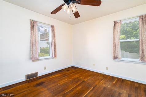302 Cedar Avenue Steubenville OH 43952