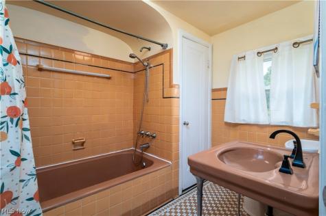302 Cedar Avenue Steubenville OH 43952