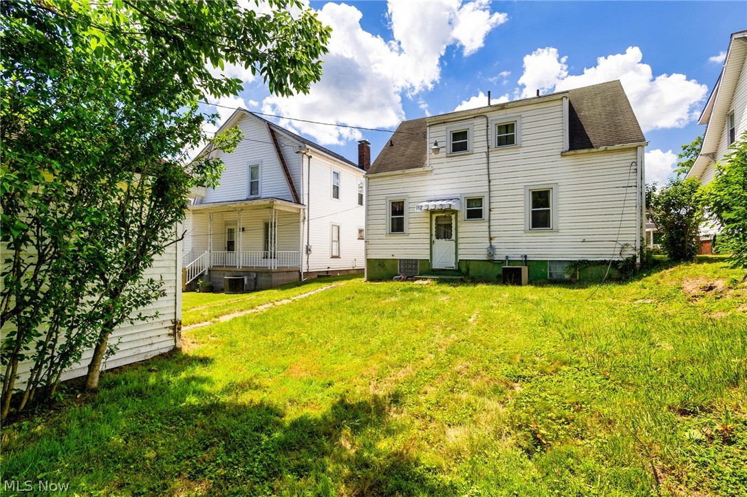 302 Cedar Avenue Steubenville OH 43952