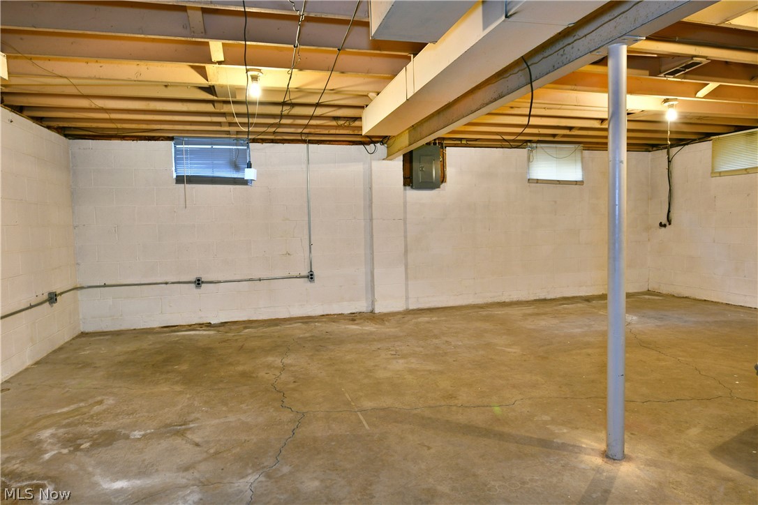 1605 Difford Drive Niles OH 44446