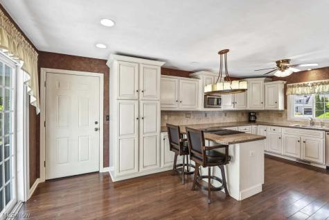 431 Powell Drive Bay Village OH 44140