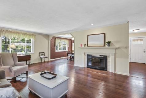431 Powell Drive Bay Village OH 44140