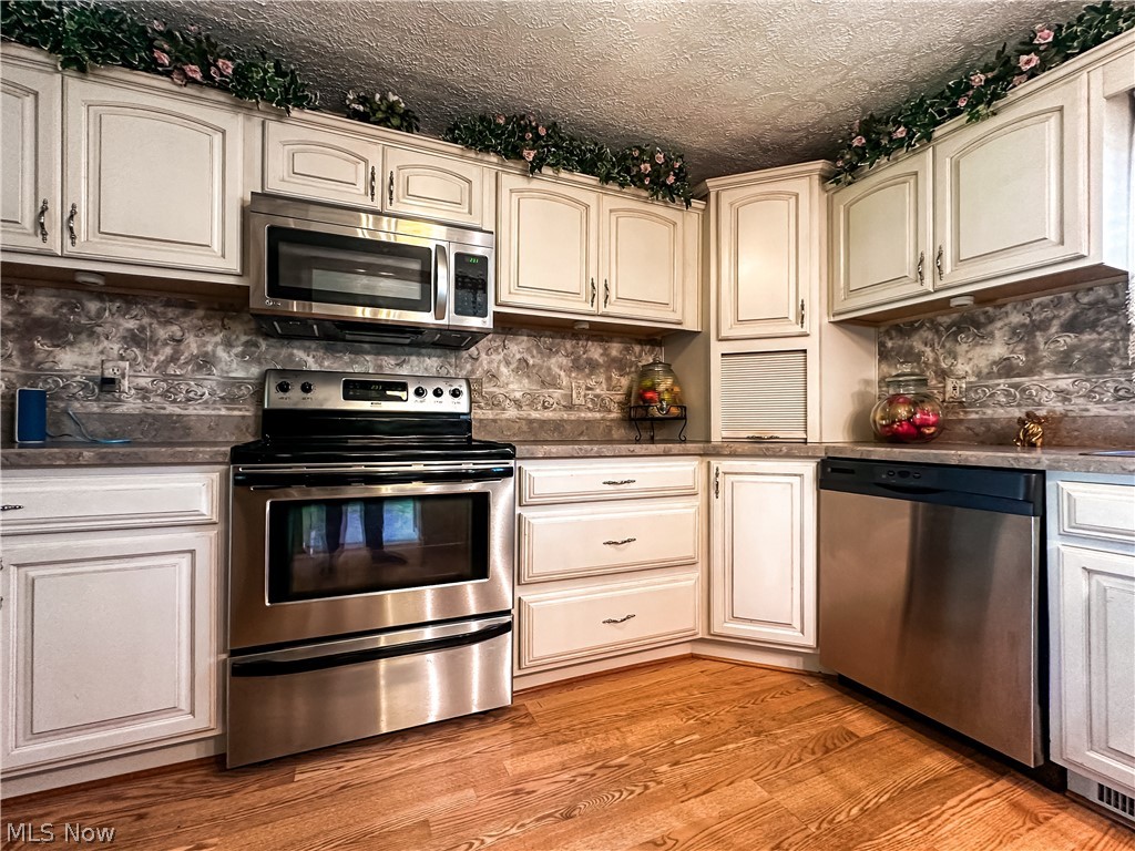 100 Blossom Lane Niles OH 44446