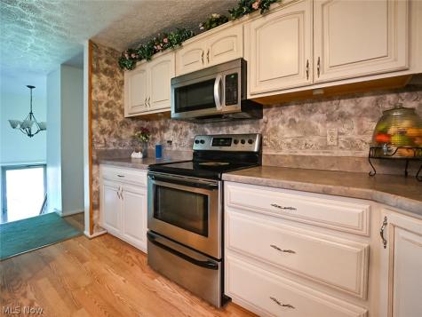 100 Blossom Lane Niles OH 44446