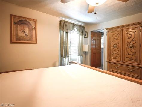 100 Blossom Lane Niles OH 44446