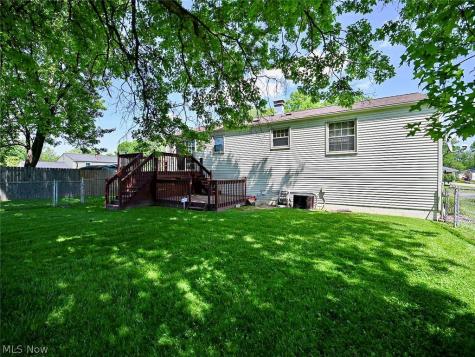 100 Blossom Lane Niles OH 44446