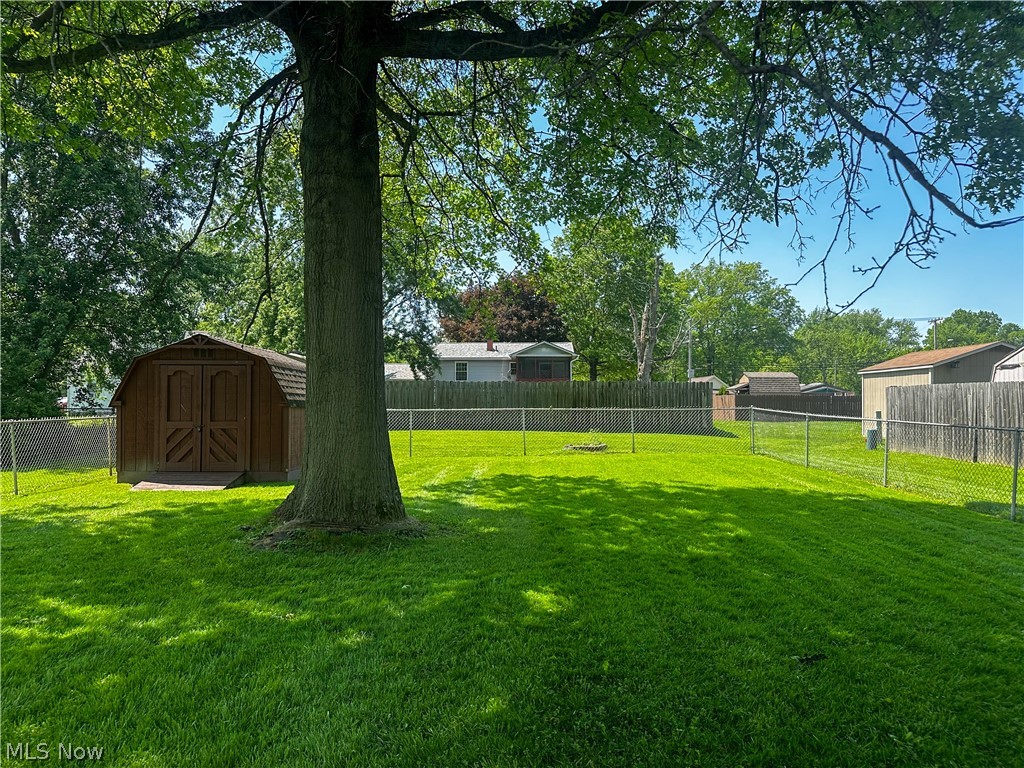 100 Blossom Lane Niles OH 44446
