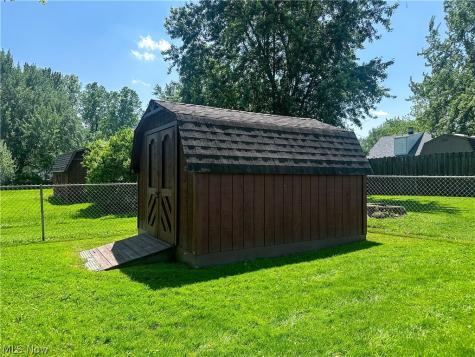 100 Blossom Lane Niles OH 44446