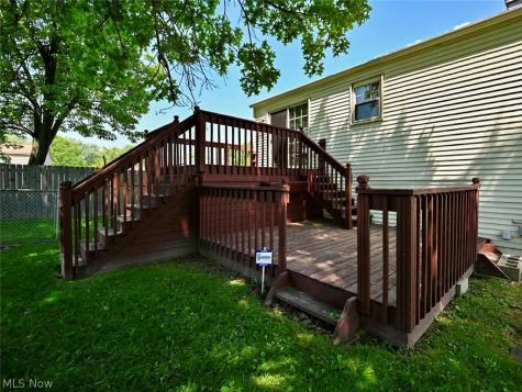 100 Blossom Lane Niles OH 44446